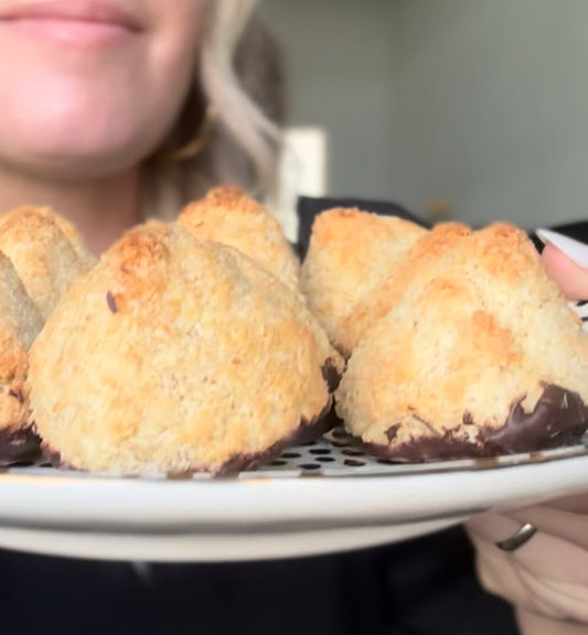 Coconut Macarons (coquitos)
